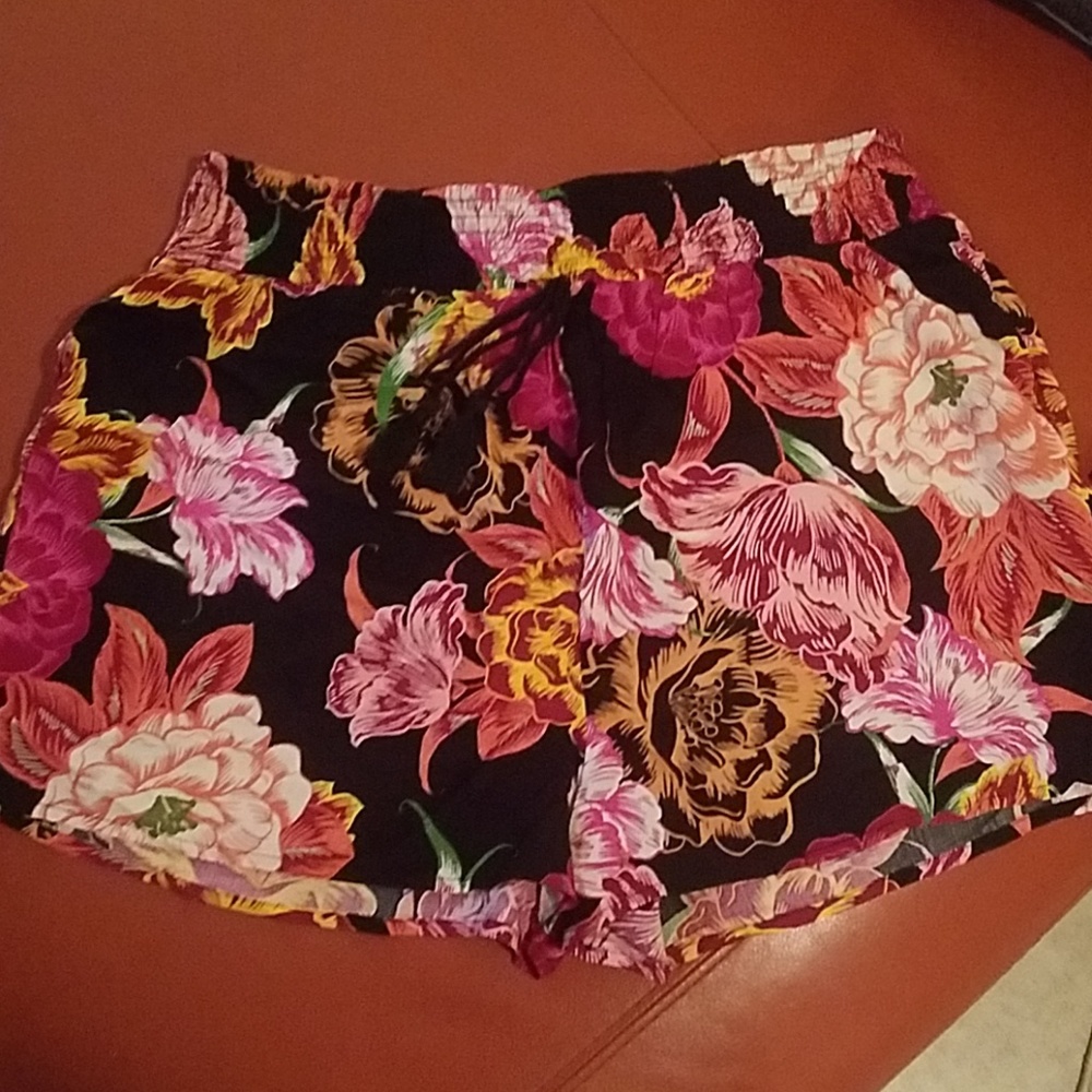 Floral print tassel shorts